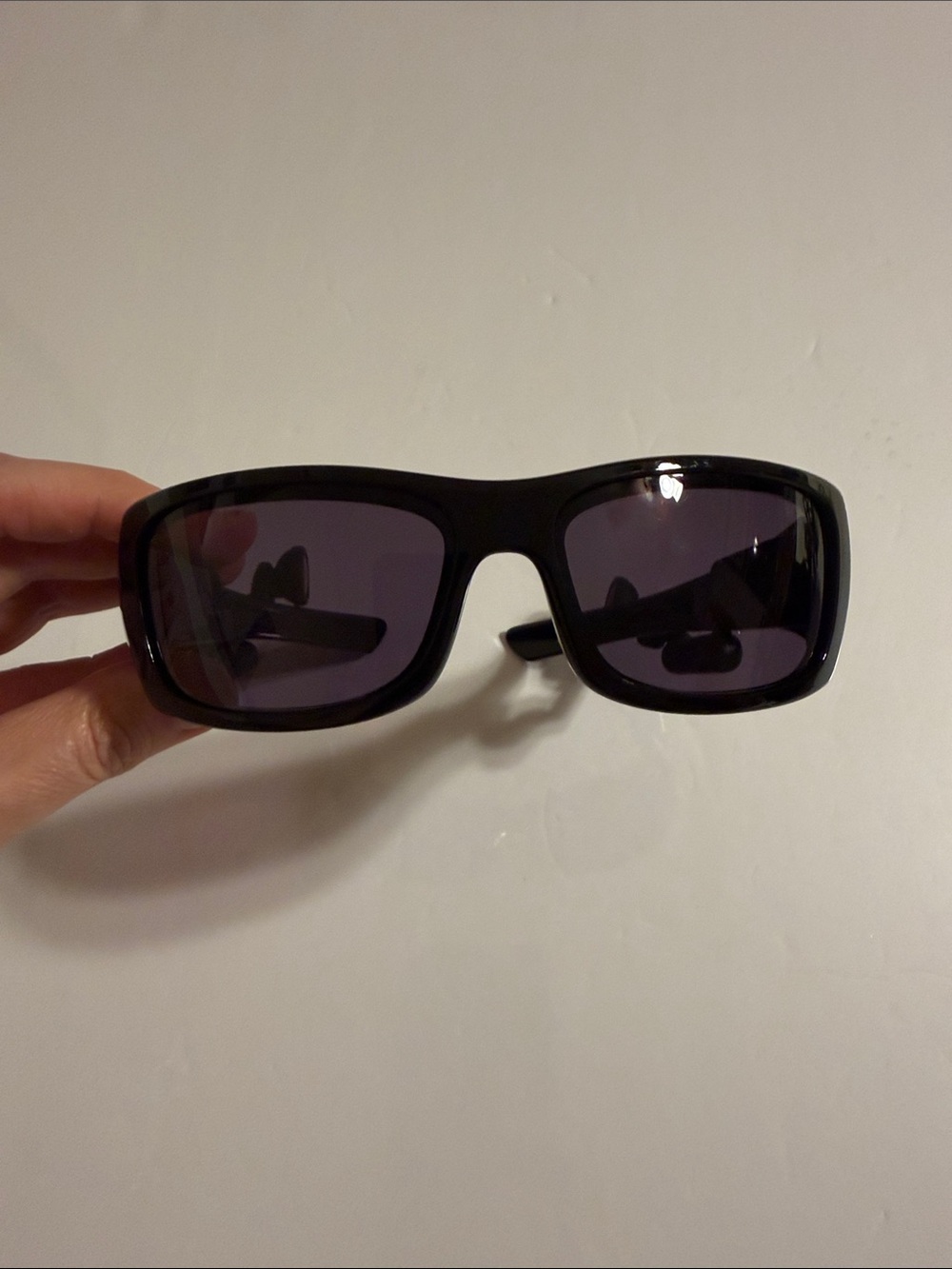 Oakley THUMP Earphones Sunglasses 2GB with Protective Storage Case. Singapore - Picture 8 of 16